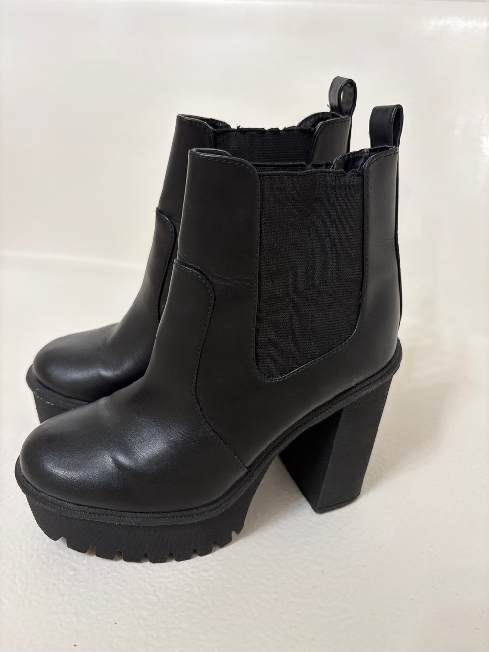 STEVEN MADDEN Black Platform Chelsea Ankle Boots - Women